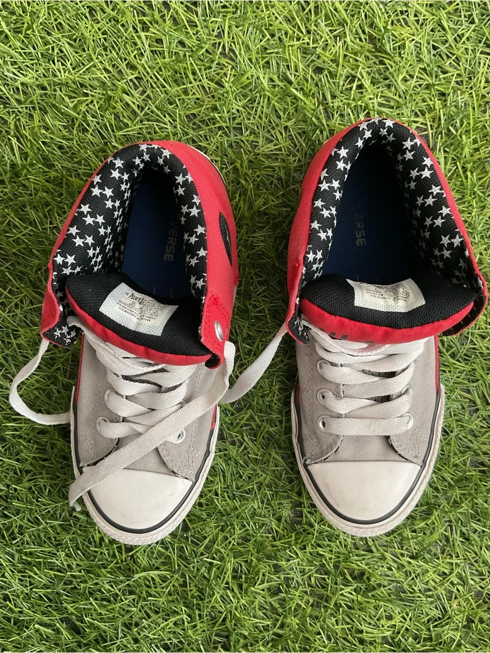 Kids High-Top Sneakers in Red and Gray converse all star